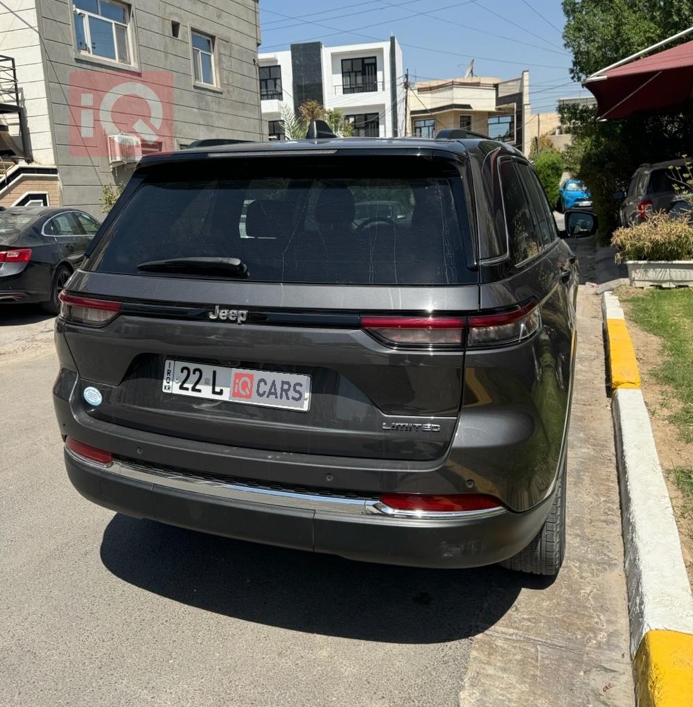 جیپ گراند شیرۆکی